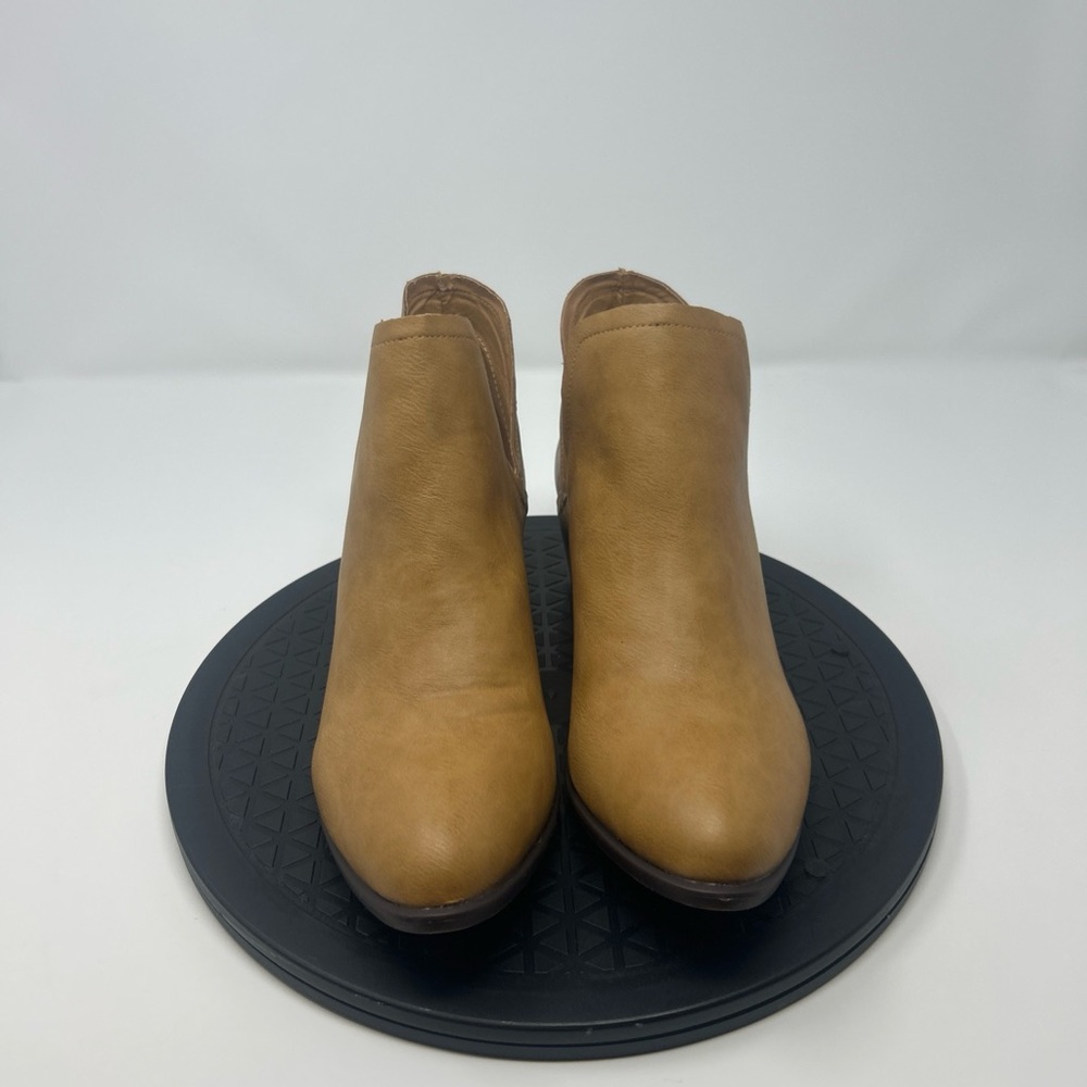 Rare Bella Marie Tan Ankle Booties Size 9